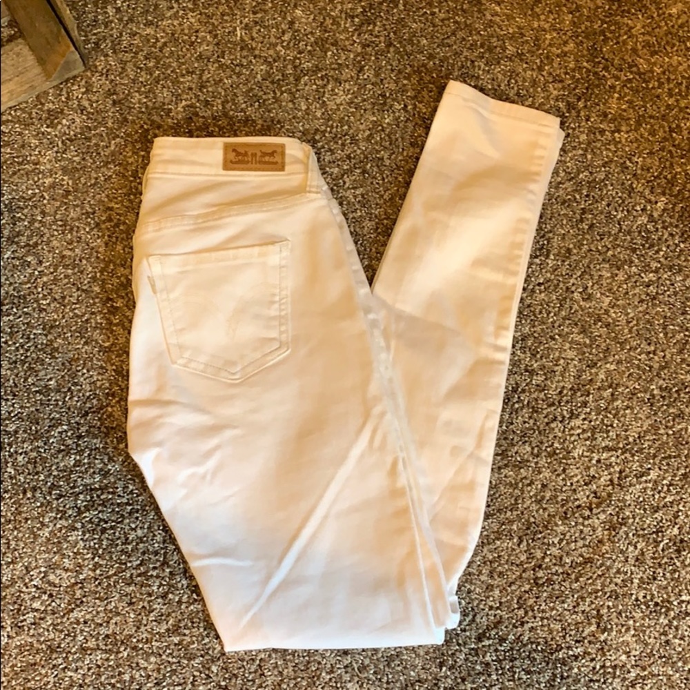 White Levi’s skinny jeans - Picture 2 of 4